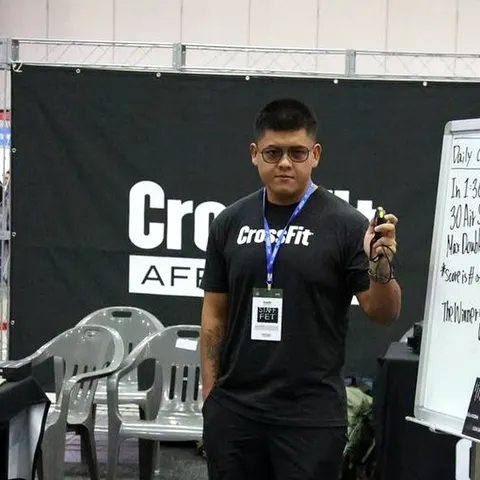 Ac coaching at a CrossFit event